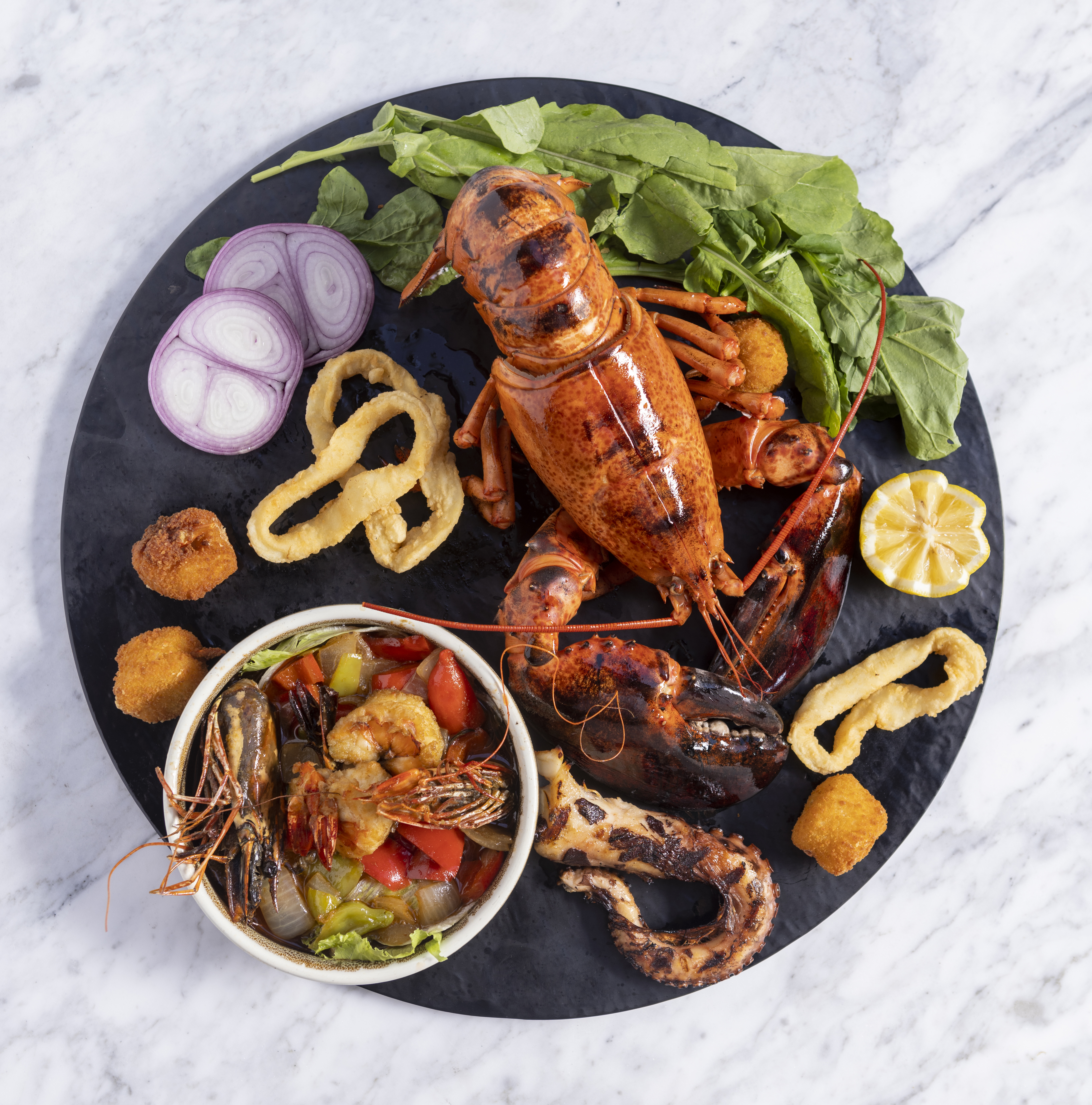 Karışık Deniz Ürünleri Tepsisi